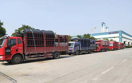 加快新農(nóng)村旱廁改造，六車三格化糞池集中發(fā)貨