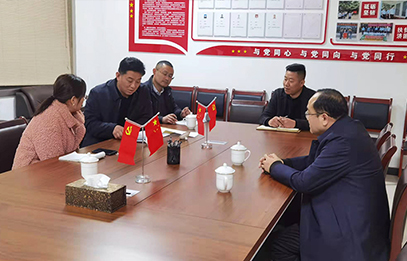 縣委常委、副縣長李兆勝，縣科技局局長程樹民一行蒞臨公司指導(dǎo)企業(yè)科技創(chuàng)新
